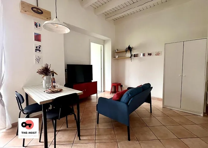Апартаменты The Tiny House In The Courtyard In Agrate Brianza