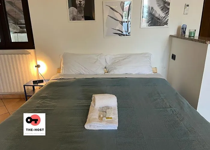 The Tiny House In The Courtyard In Agrate Brianza Апартаменты Рим